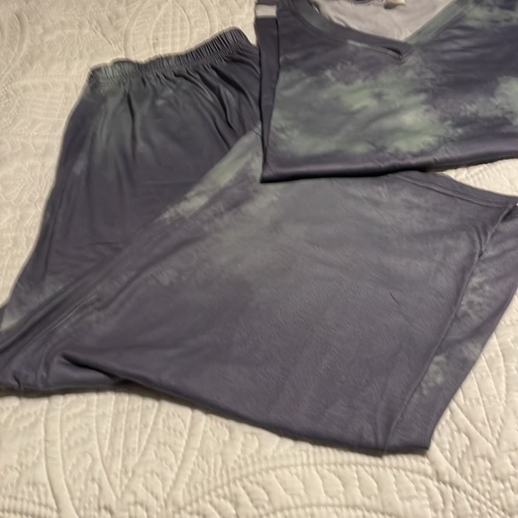 Sale🎈Lounge wear Size XXL! - Picture 3 of 4